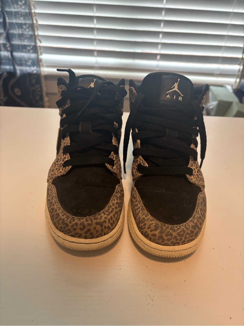 Jordan l Mid SE Leopard (GS) - Picture 2 of 9